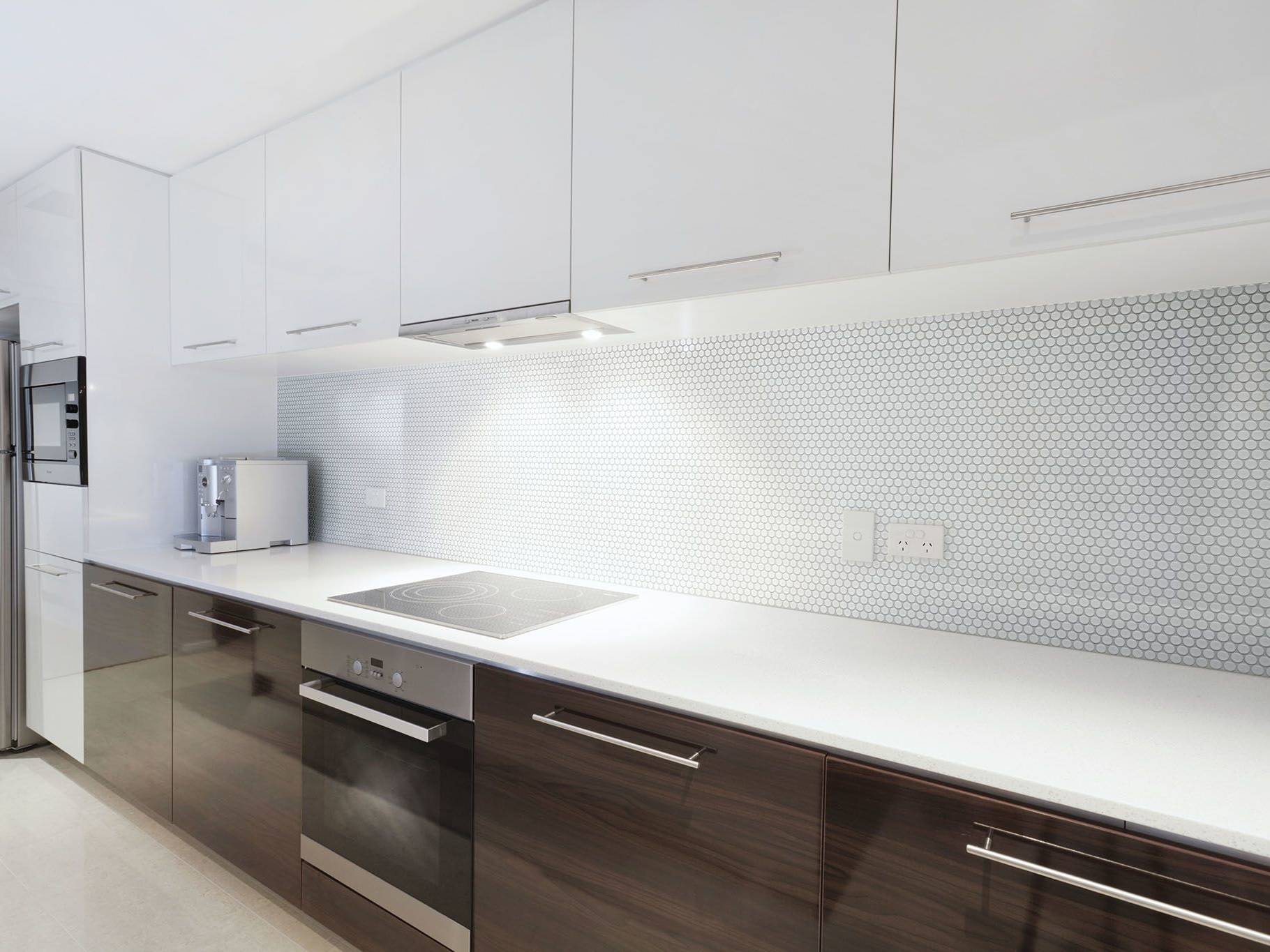 Traditions White Glossy  3/4 | In Home Stone