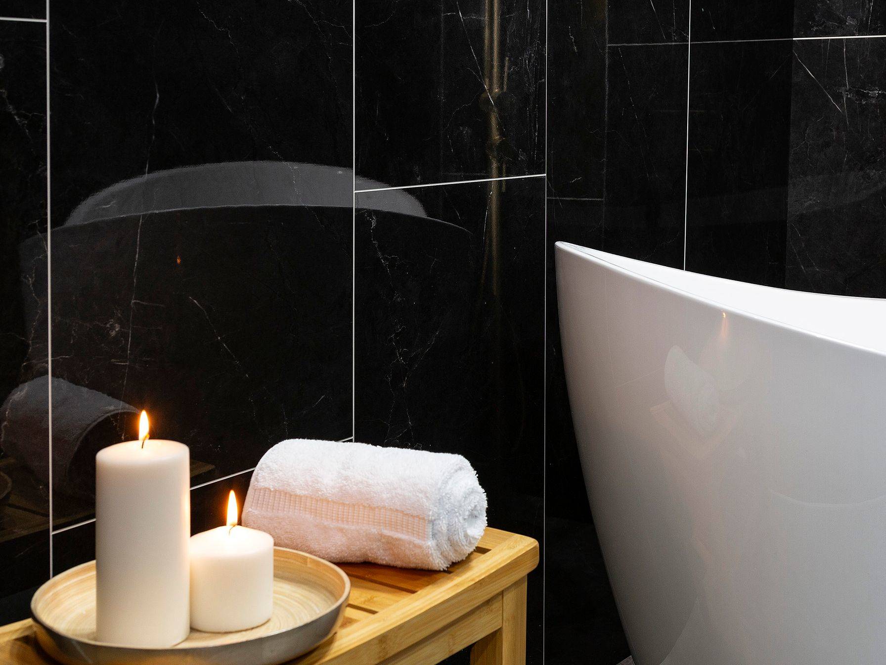 Etna Gloss Wall Panel 24x48 | In Home Stone